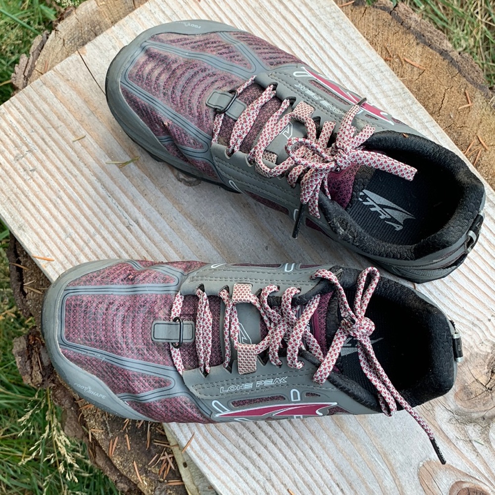 Altra Lone Peaks Women’s Size 7 (EU 38)